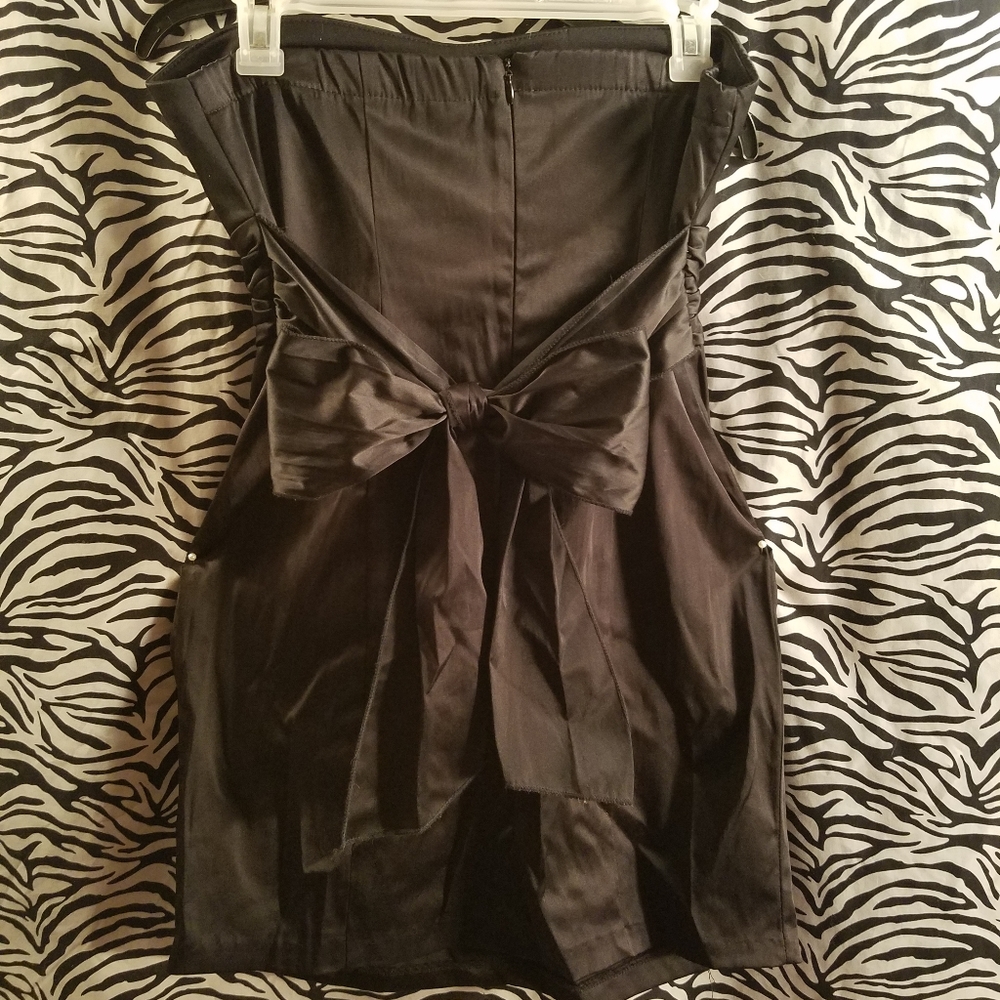 Women's Strapless Dress - Picture 6 of 7